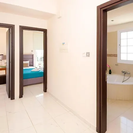 Villa Oceania - Beachfront Paralimni Exterior photo