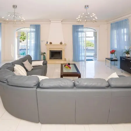 Villa Oceania - Beachfront Παραλίμνι Εξωτερικό φωτογραφία
