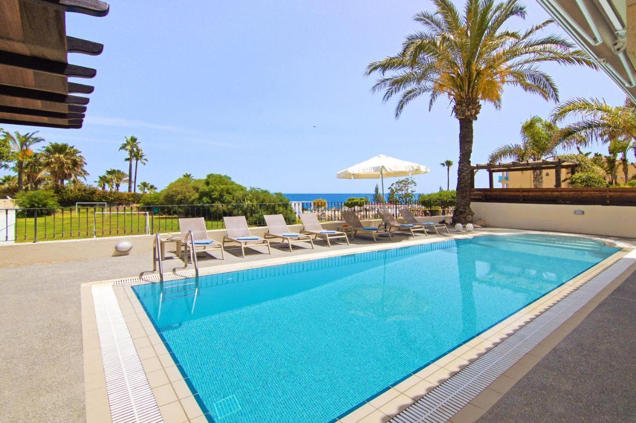Oceania * Paralimni